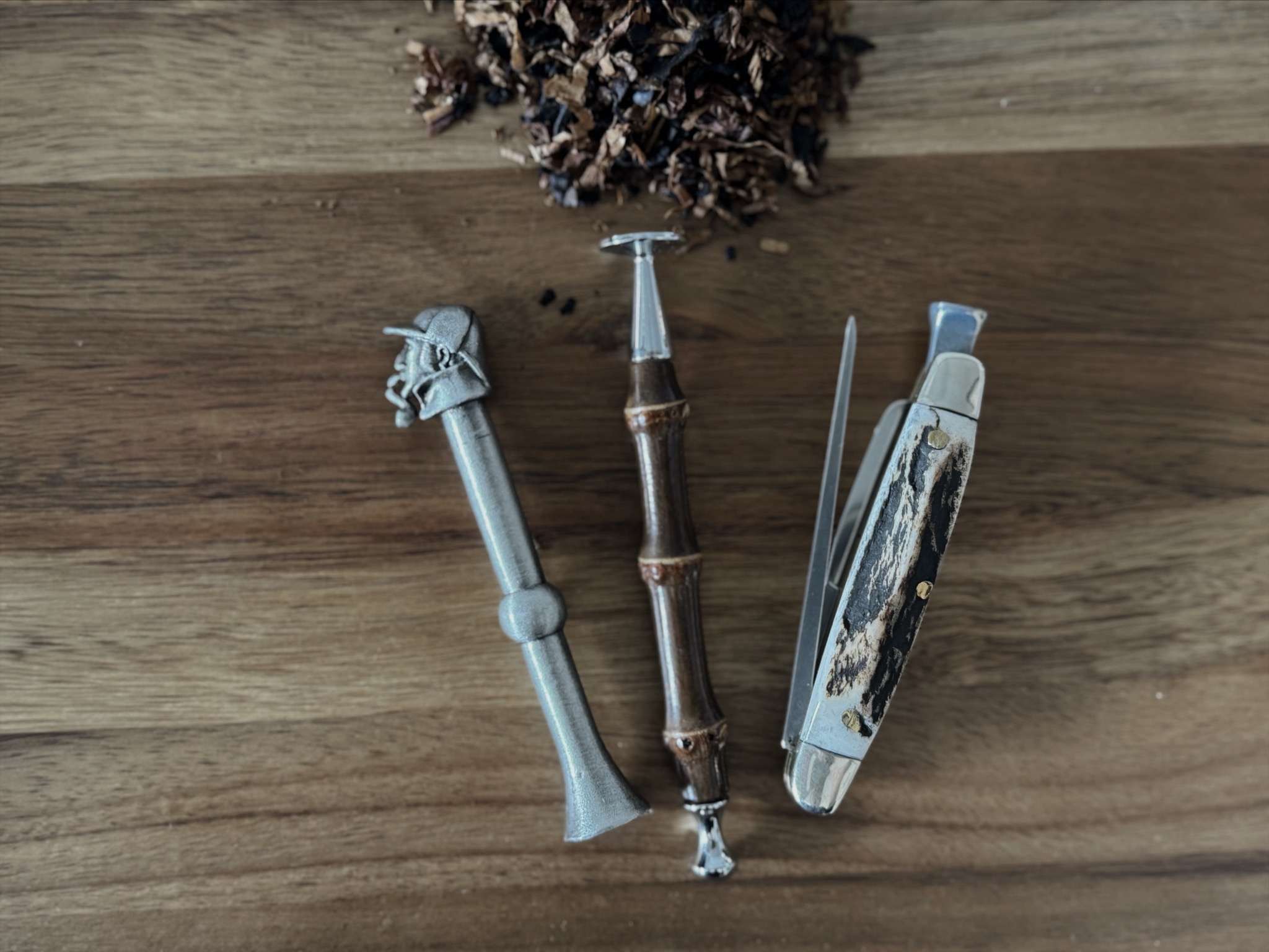 Stilvolle Details für Pfeifenliebhaber ✨